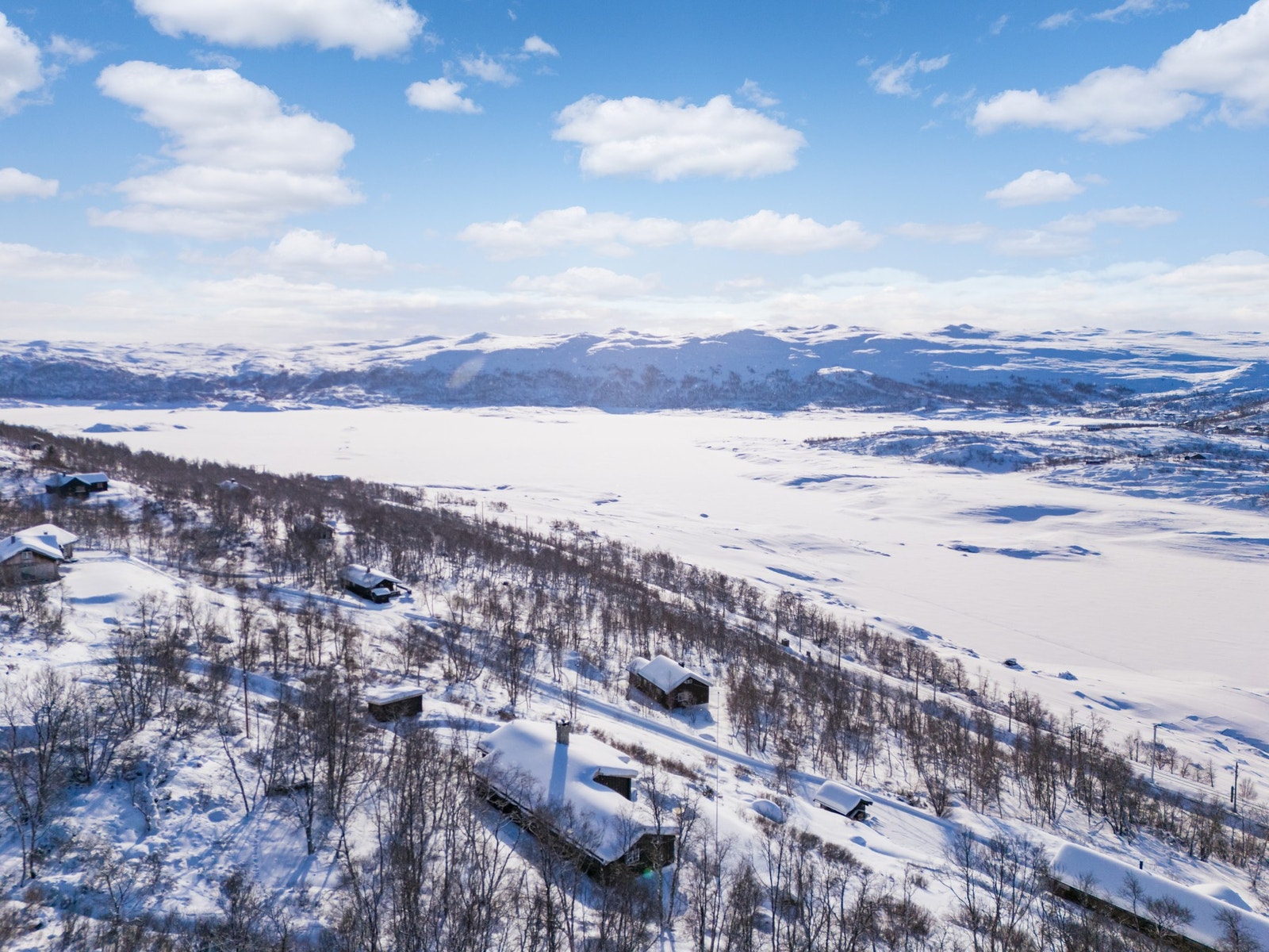 Beliggenheten byr på fantastiske og rolige omgivelser Galleribilde