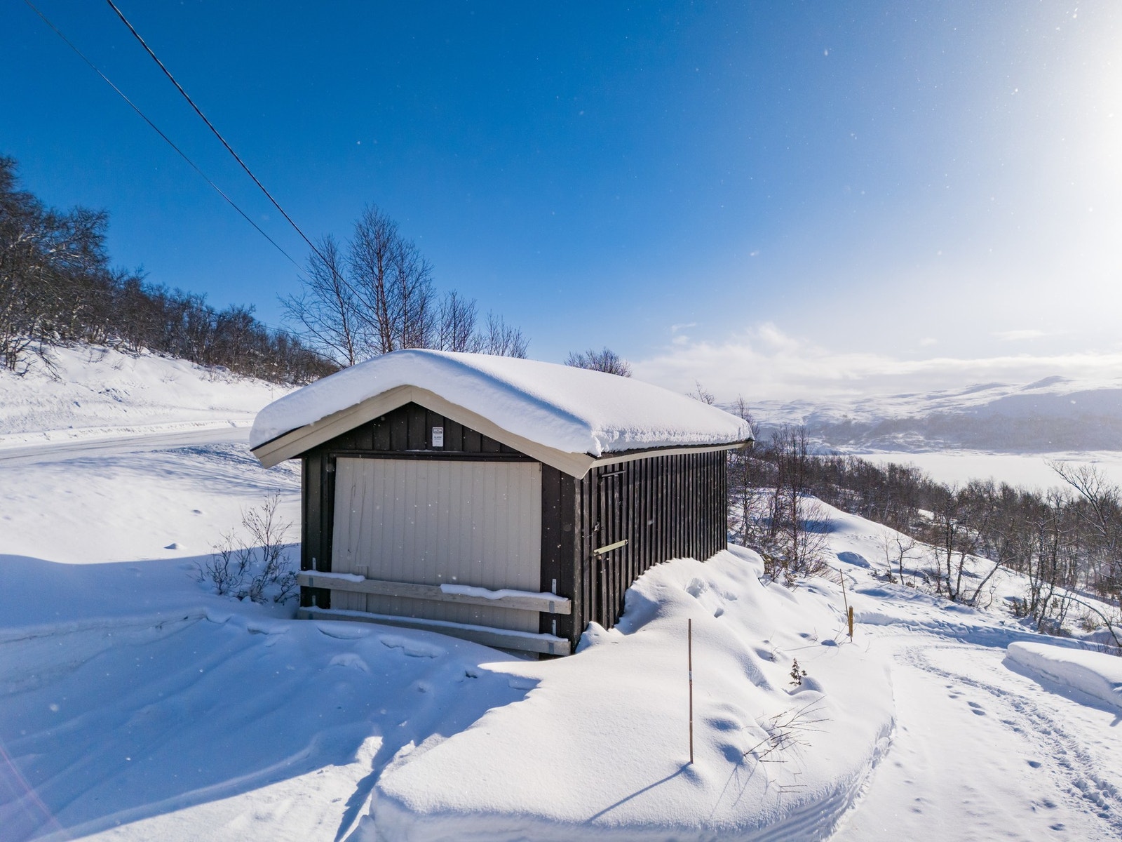 Garasje øverst på tomten Galleribilde