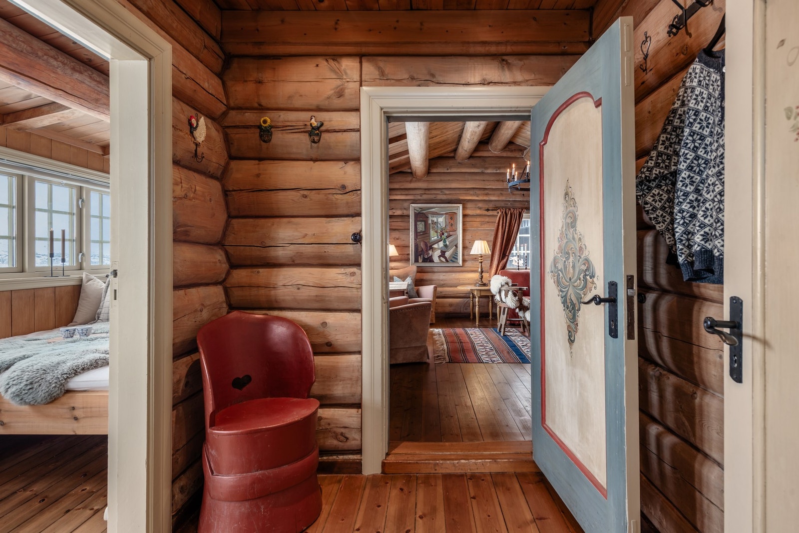 Mellomgang som binder sammen soverom, vinterhage og stue Galleribilde