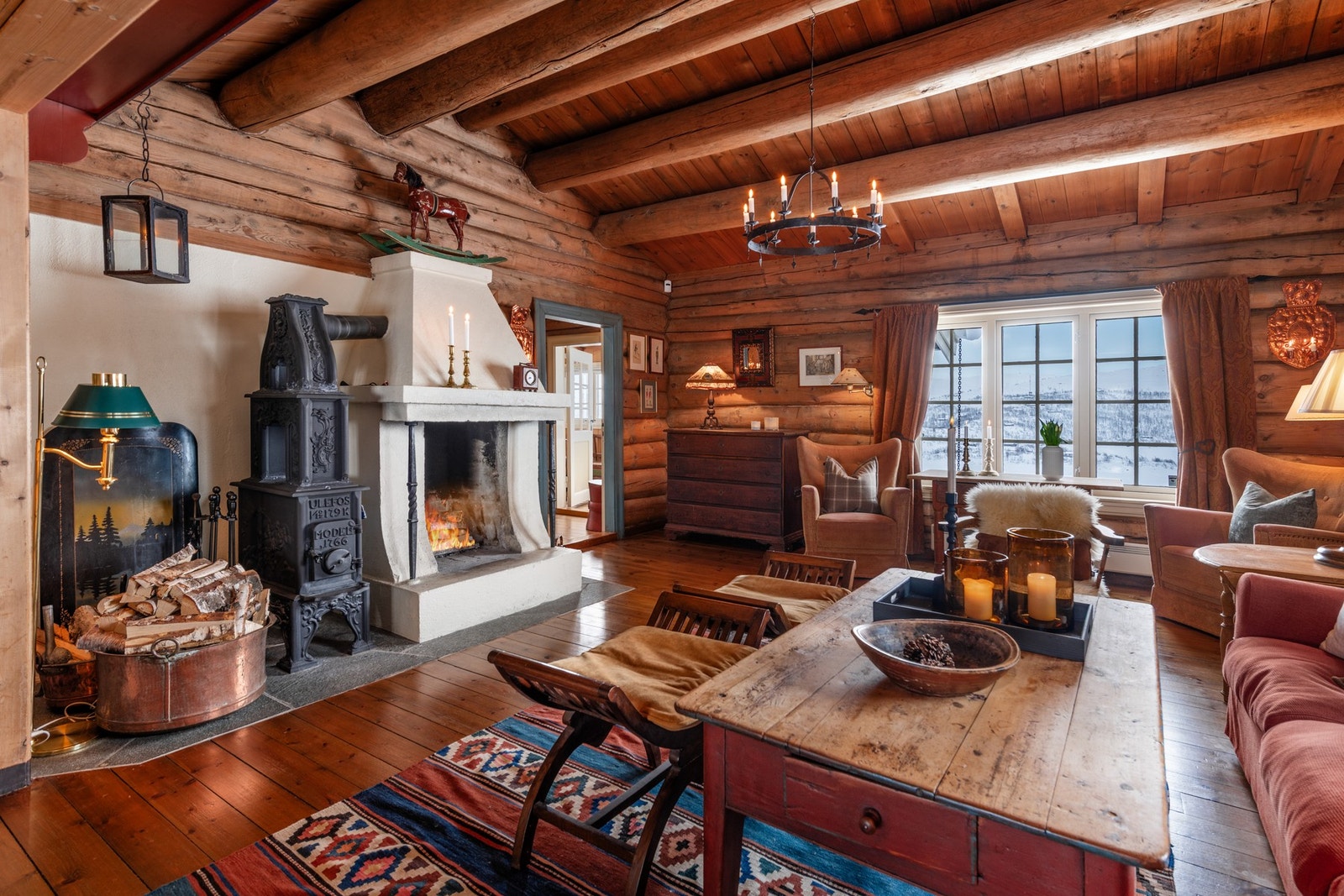 Hytten har en lun og harmonisk atmosfære Galleribilde