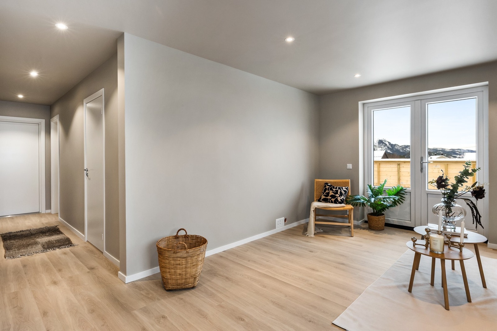 Rikelig med naturlig lys fra vinduer Galleribilde