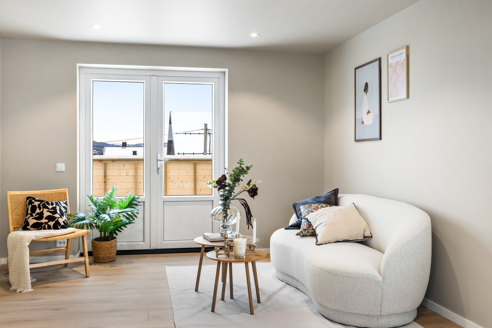 Fra stuen er det utgang til vestvendt balkong Galleribilde