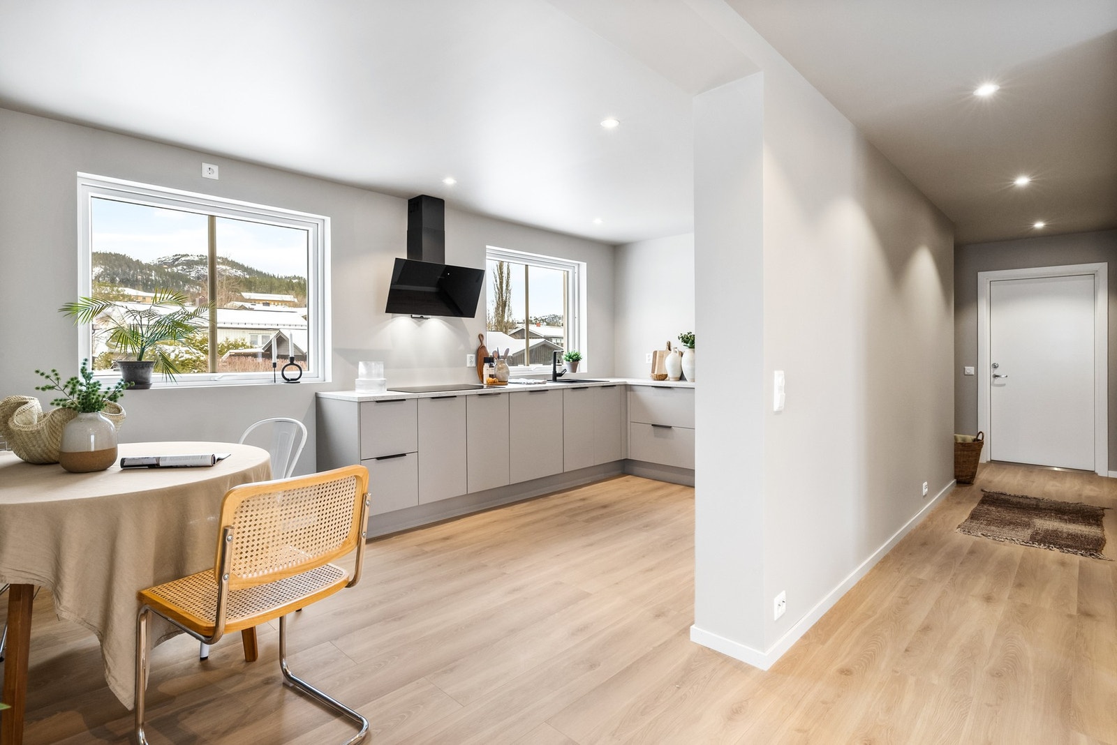 God romfølelse med åpen løsning Galleribilde