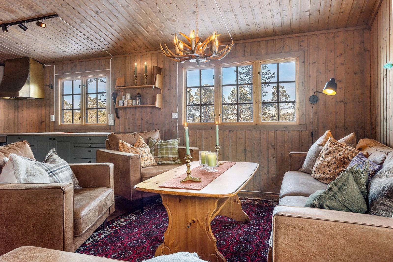 Innbydende og hyggelig åpen stue/kjøkkenløsning på 29 kvm Galleribilde