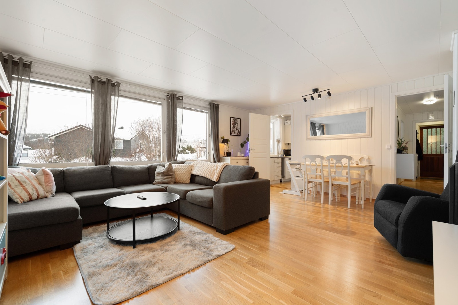 Boligen har en egen utleiedel i underetasjen Galleribilde