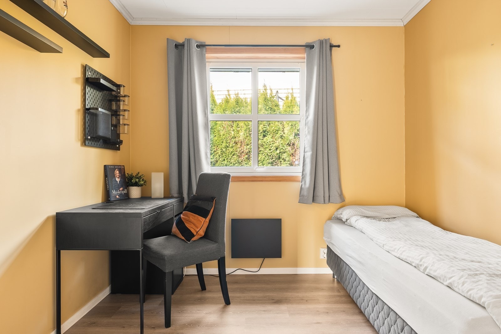 Boligens soverom nummer 2 er også av god størrelse. Galleribilde