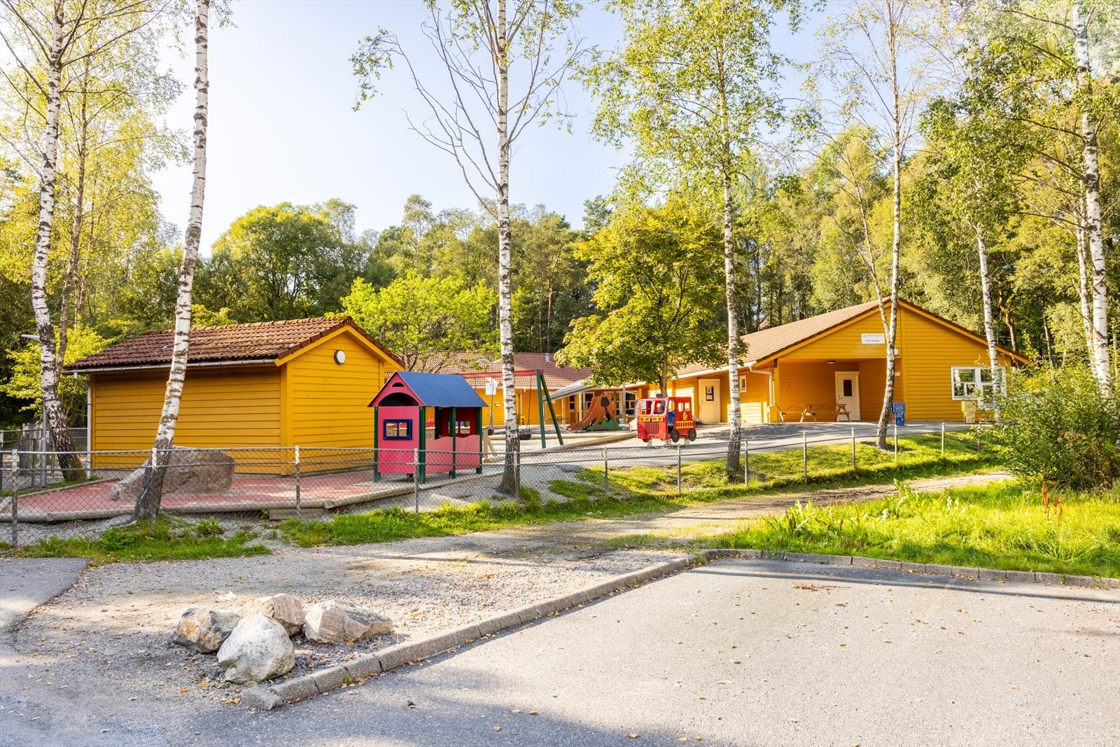 Det er flere barnehager like i området - her har man Brinken barnehage. Galleribilde