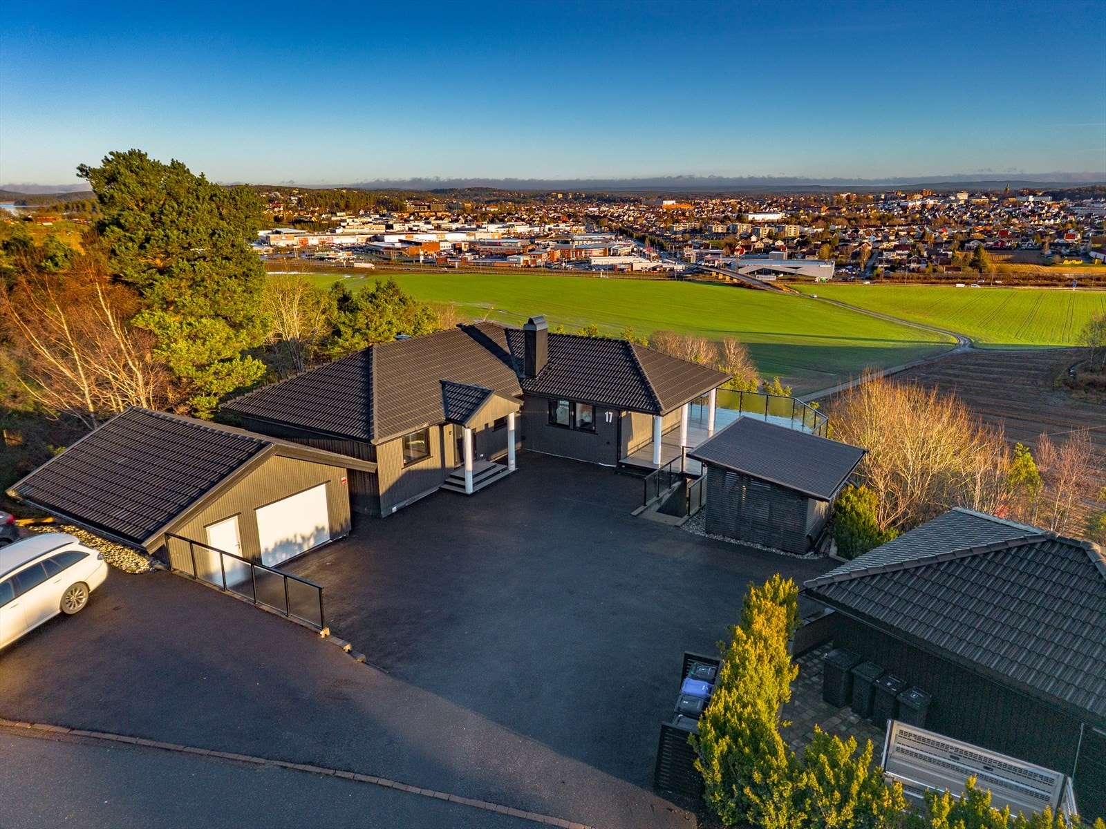 God plass i gårdsplassen Galleribilde