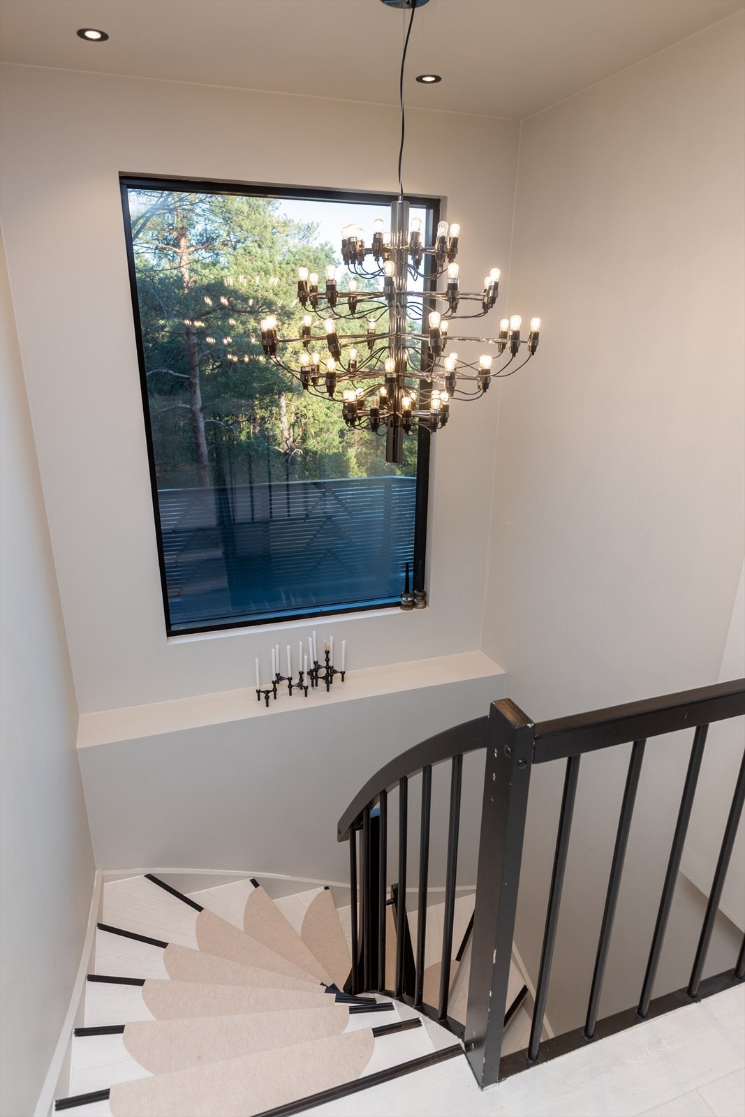 Trapp ned til underetasjen Galleribilde