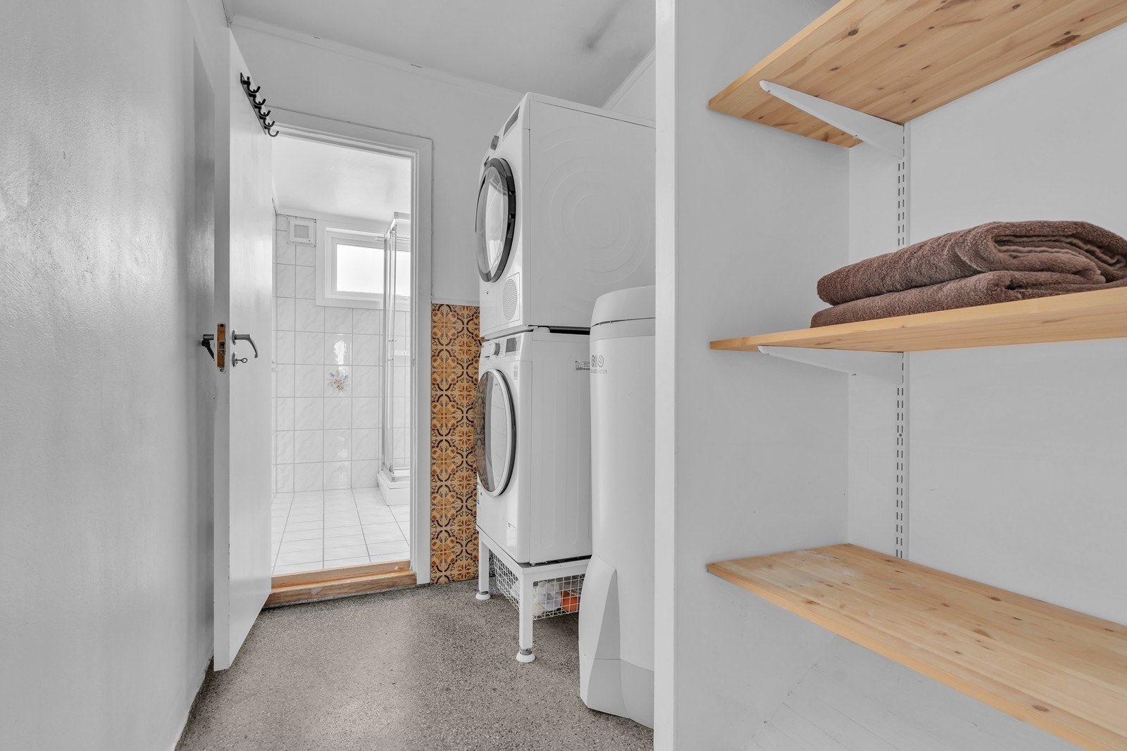 Vaskerom og bad/wc innerst Galleribilde