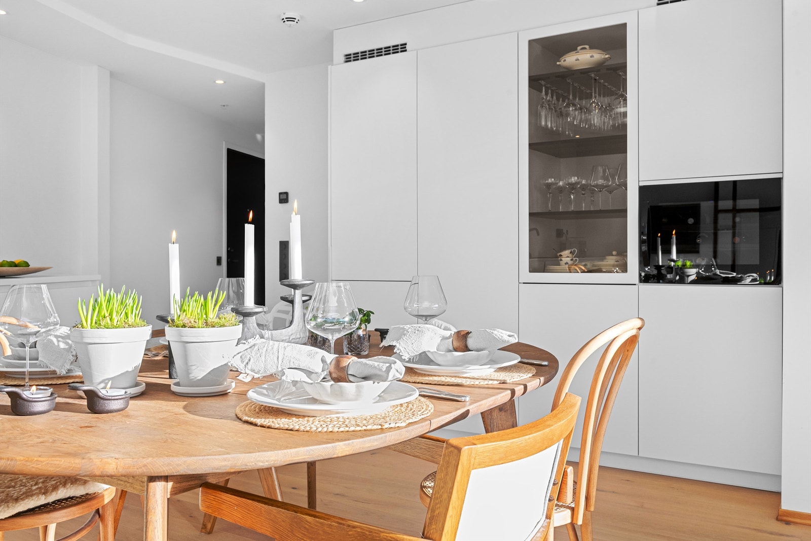 KVIK kjøkkeninnredning på denne veggen Galleribilde