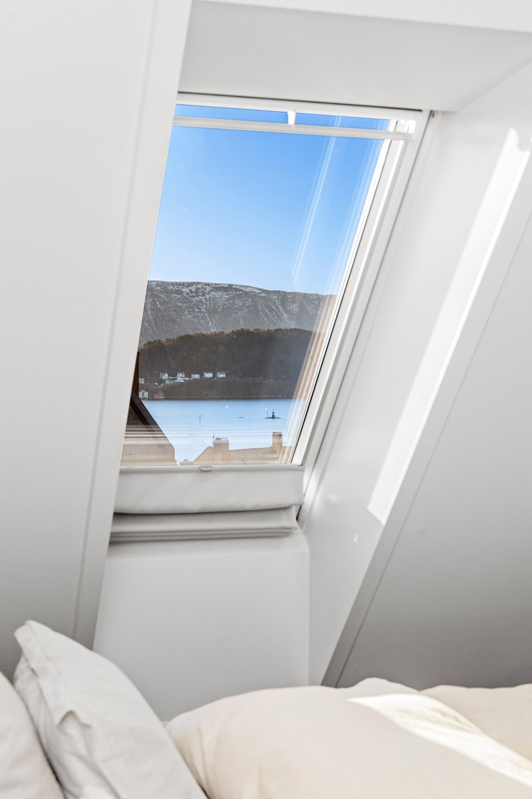 Fra sengen kan du se på stjernehimmelen Galleribilde