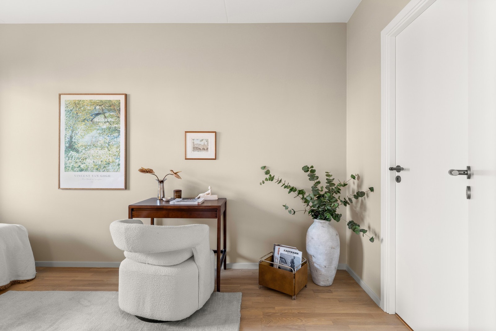 Fra dette rommet er det adkomst til innvendig bod for praktisk oppbevaring. Leiligheten har balansert ventilasjon, og aggregatet er plassert i boden Galleribilde