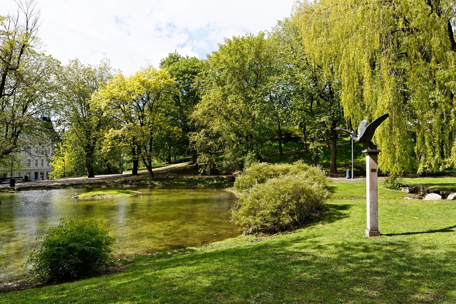 Parken på St.Hanshaugen er en av de flotteste parkene vi har i Oslo by og ligger kun få minutter unna leiligheten Galleribilde