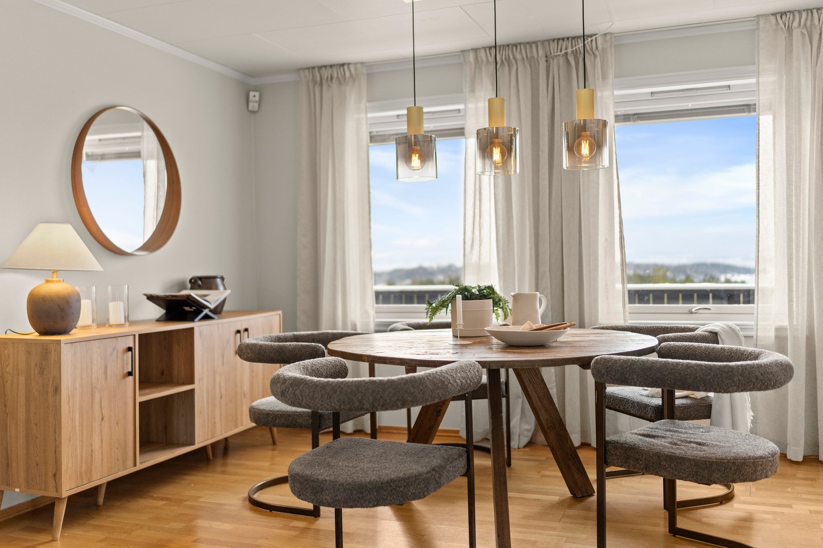 Store vinduer gir godt med lysinnslipp Galleribilde