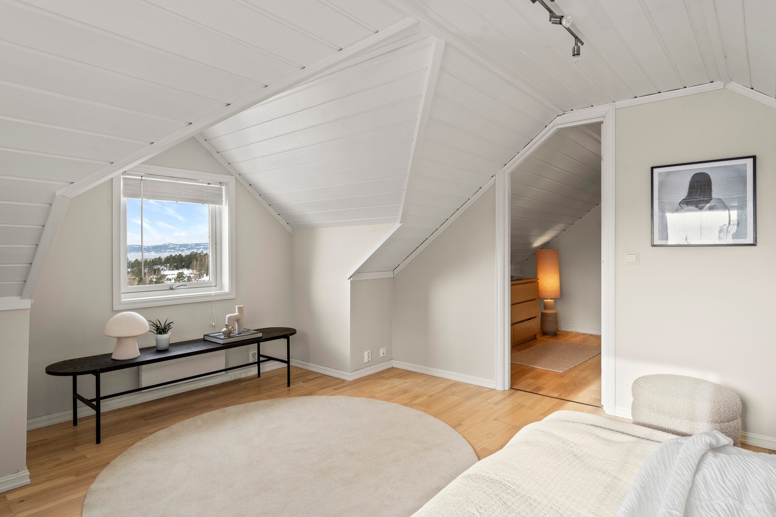 Det er bygget inn arker, som gjør rommene større og mer brukervennlige Galleribilde