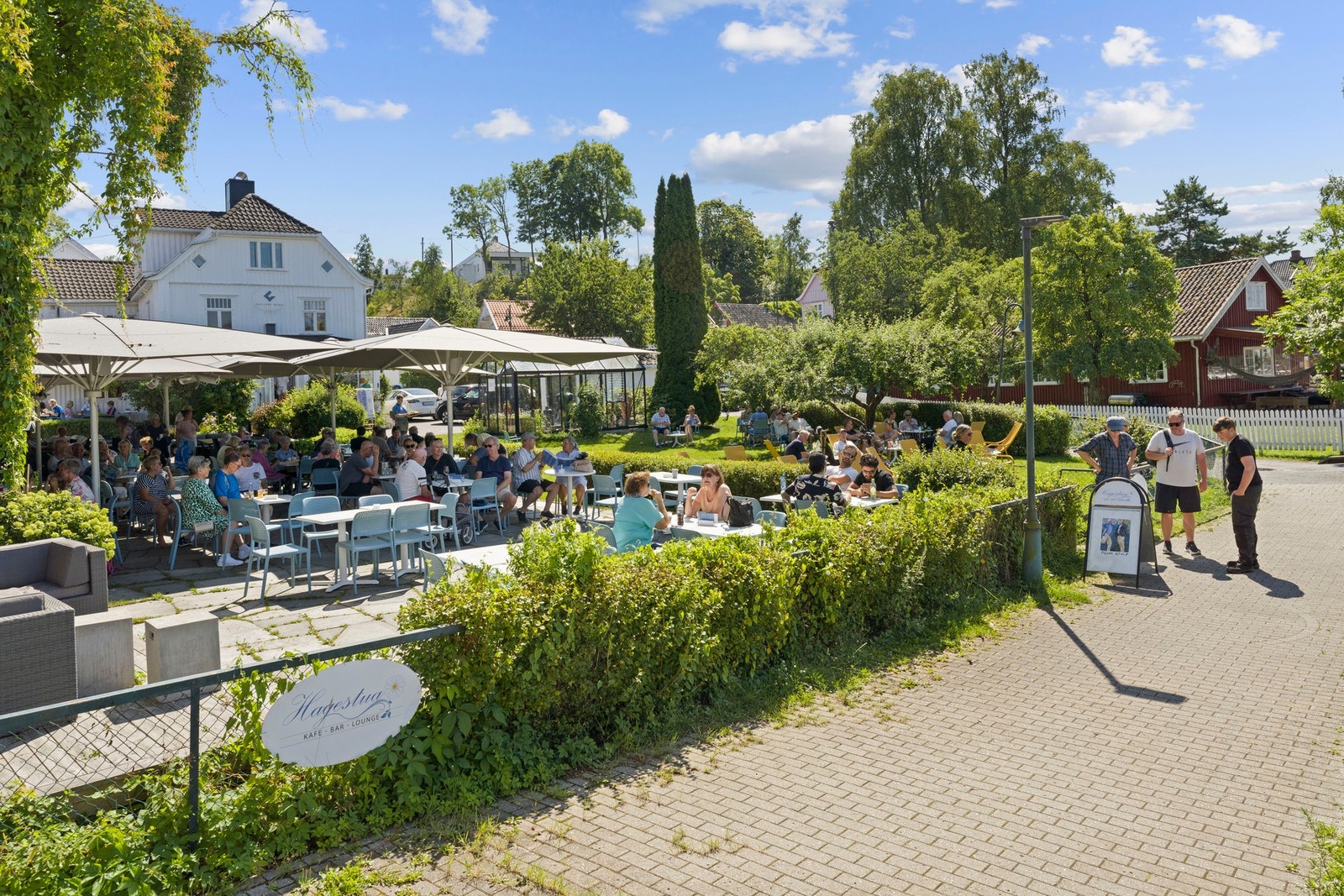 Hagestua i Son. Her skjer flere arrangementer med konserter o.l. Galleribilde