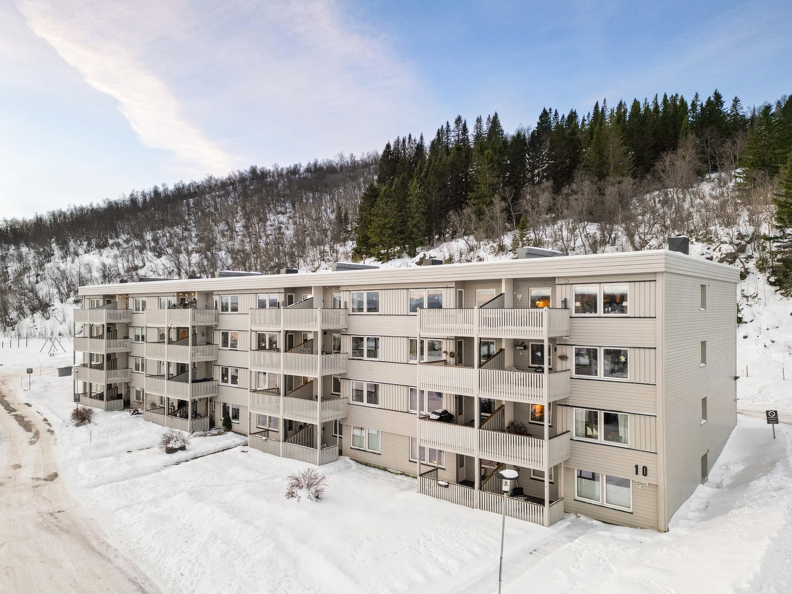 Flotte turmuligheter og skogsterreng rett ved boligen Galleribilde