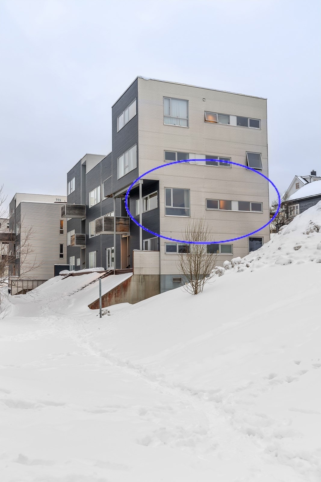 3-roms hjørneleilighet i 2. etasje. Galleribilde