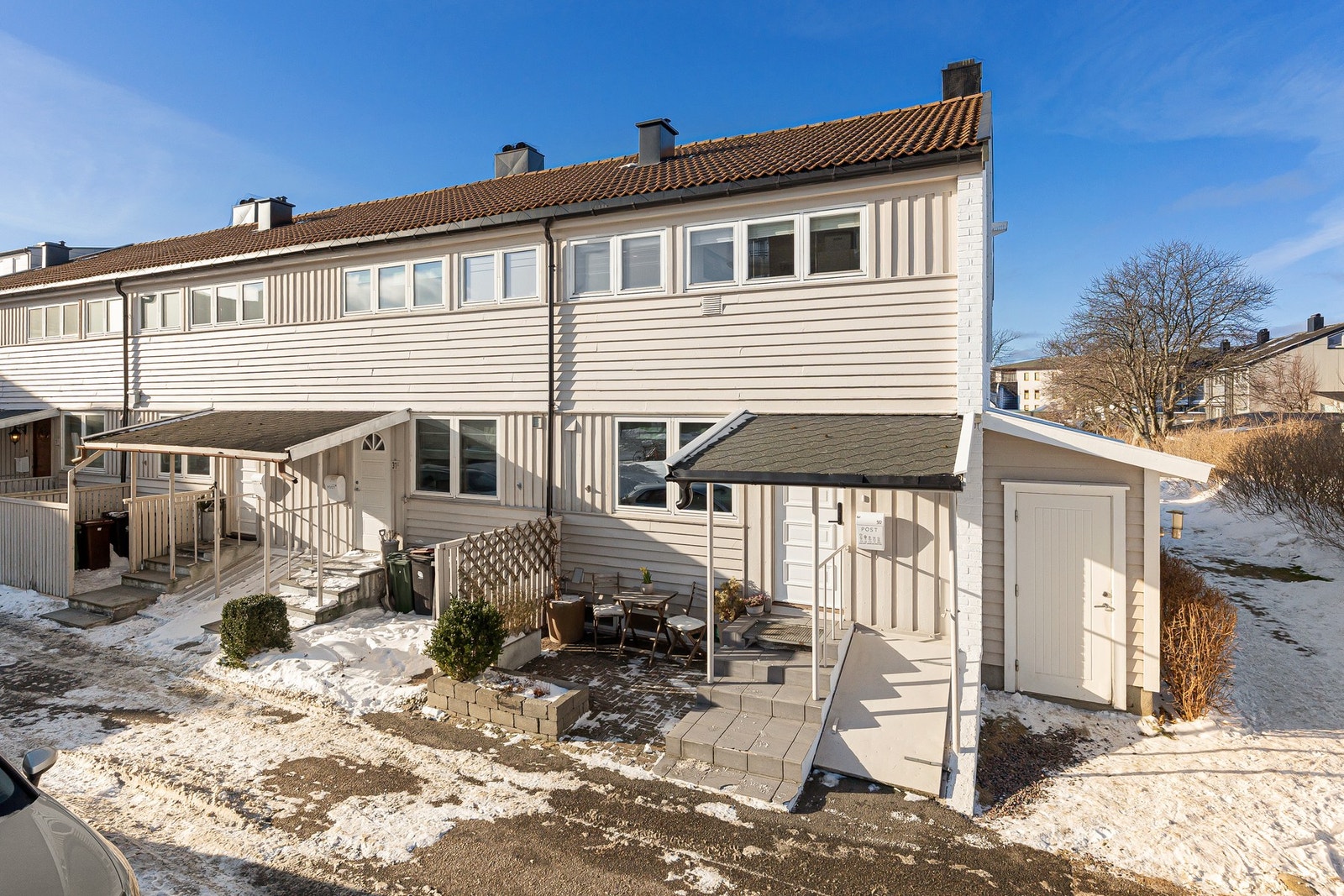 - Velkommen til familiens nye hjem i et populært og meget attraktivt område på beste Lund | Romslig og innholdsrikt enderekkehus med god planløsning - Galleribilde