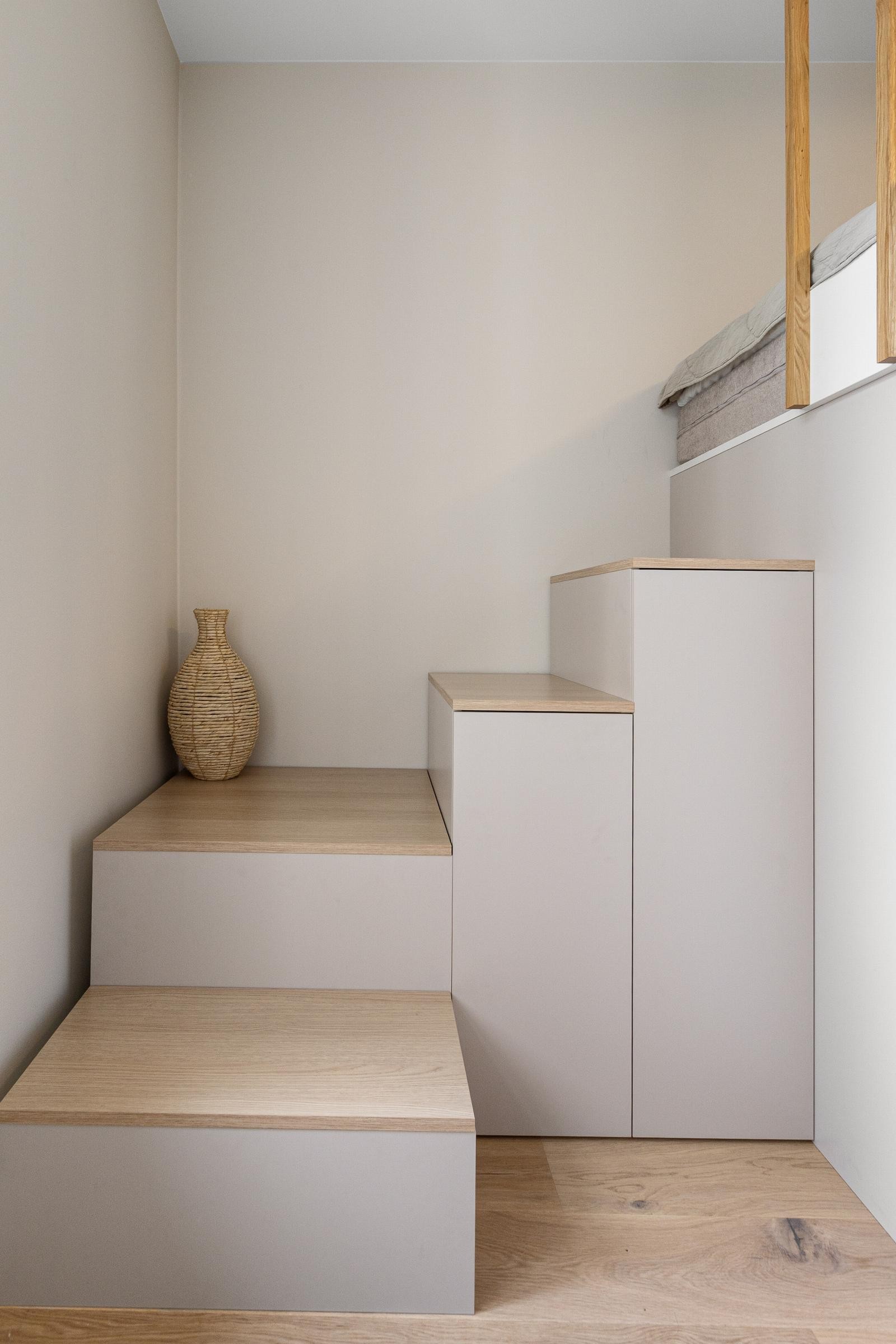 Trappeløsning m/lagring i skuffer Galleribilde