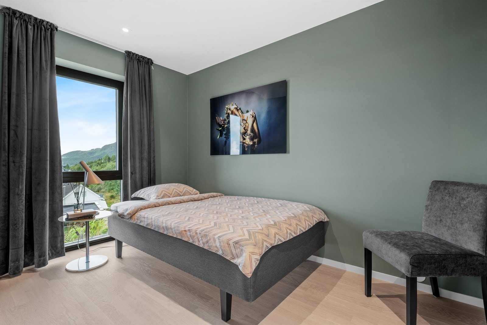 Soverom på 7,5 kvm - perfekt som barnerom, gjesterom eller hjemmekontor. Galleribilde