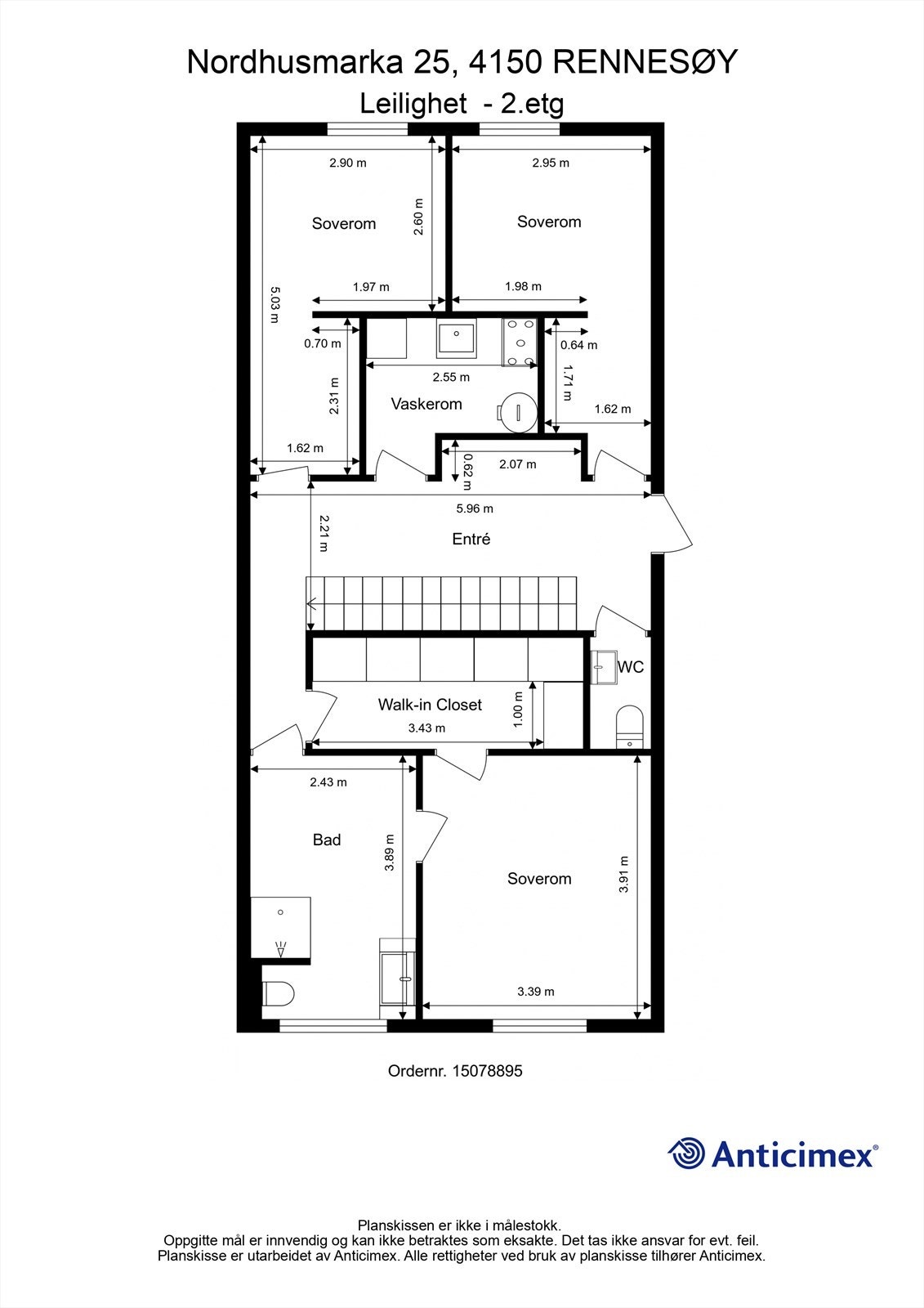 Leilighetens andre etasje rommer entré, tre soverom, bad, separat wc og vaskerom. Galleribilde