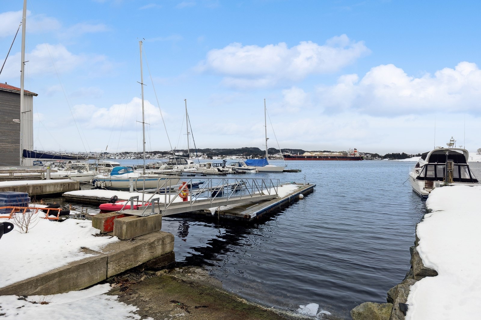 Bøvågen like nedenfor leilighet. Galleribilde