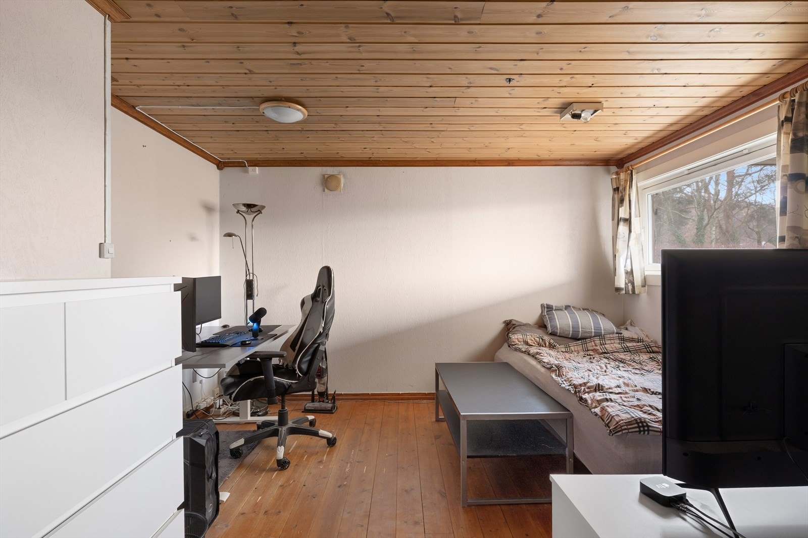 Det tredje rommet benyttes i dag som soverom, men er ikke godkjent for dette formålet. Galleribilde