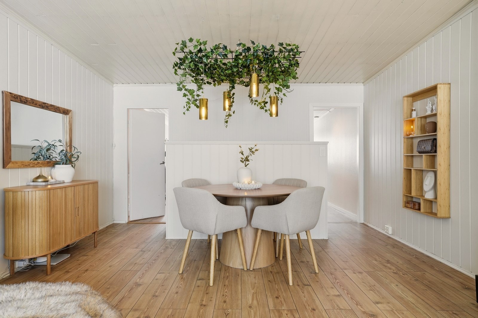 Stuen har et lyst og rustikt preg. Galleribilde