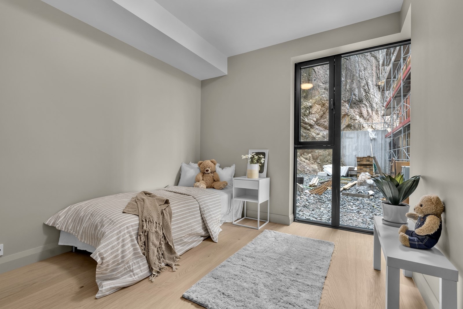 Alle soverommene har god plass til garderobeskap Galleribilde