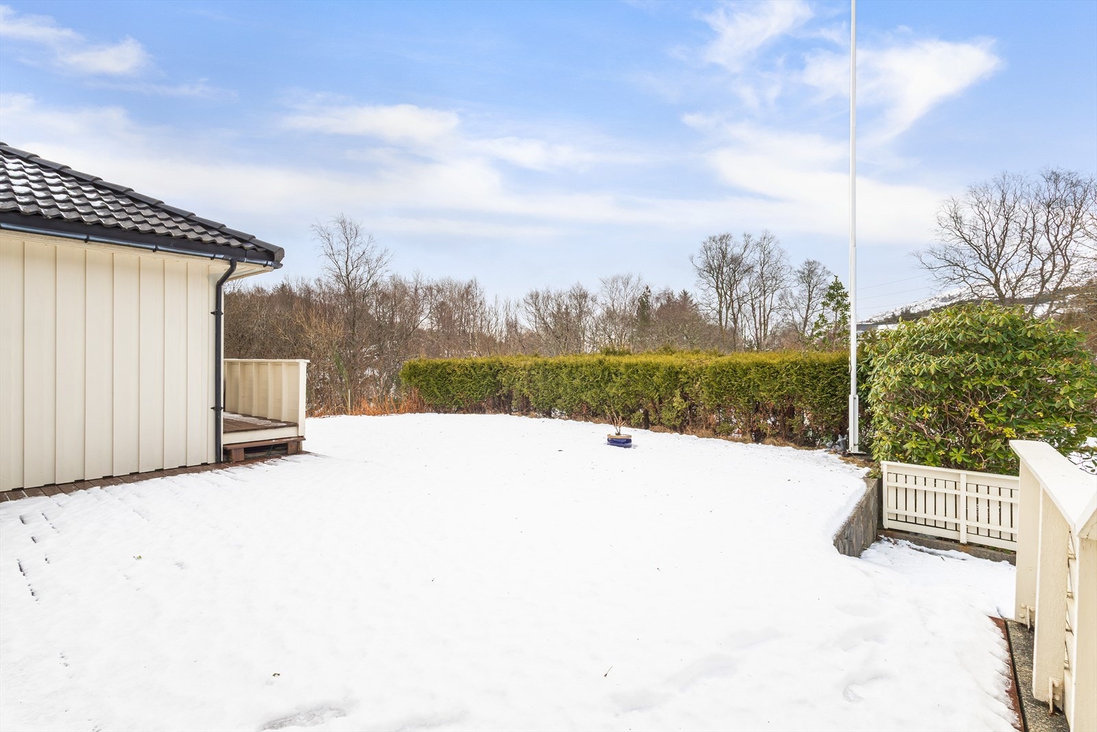 Terrasse med gode solforhold og bruksmuligheter. Galleribilde