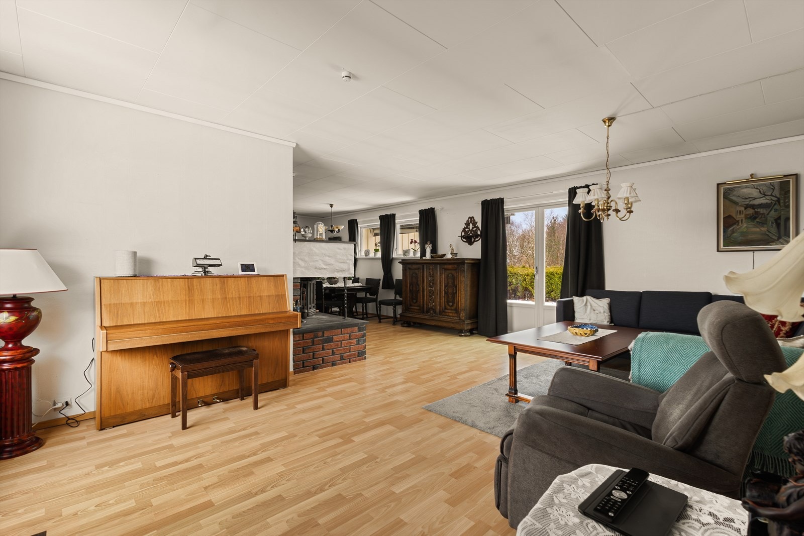 Stuen byr på gode møbleringsmuligheter. Galleribilde