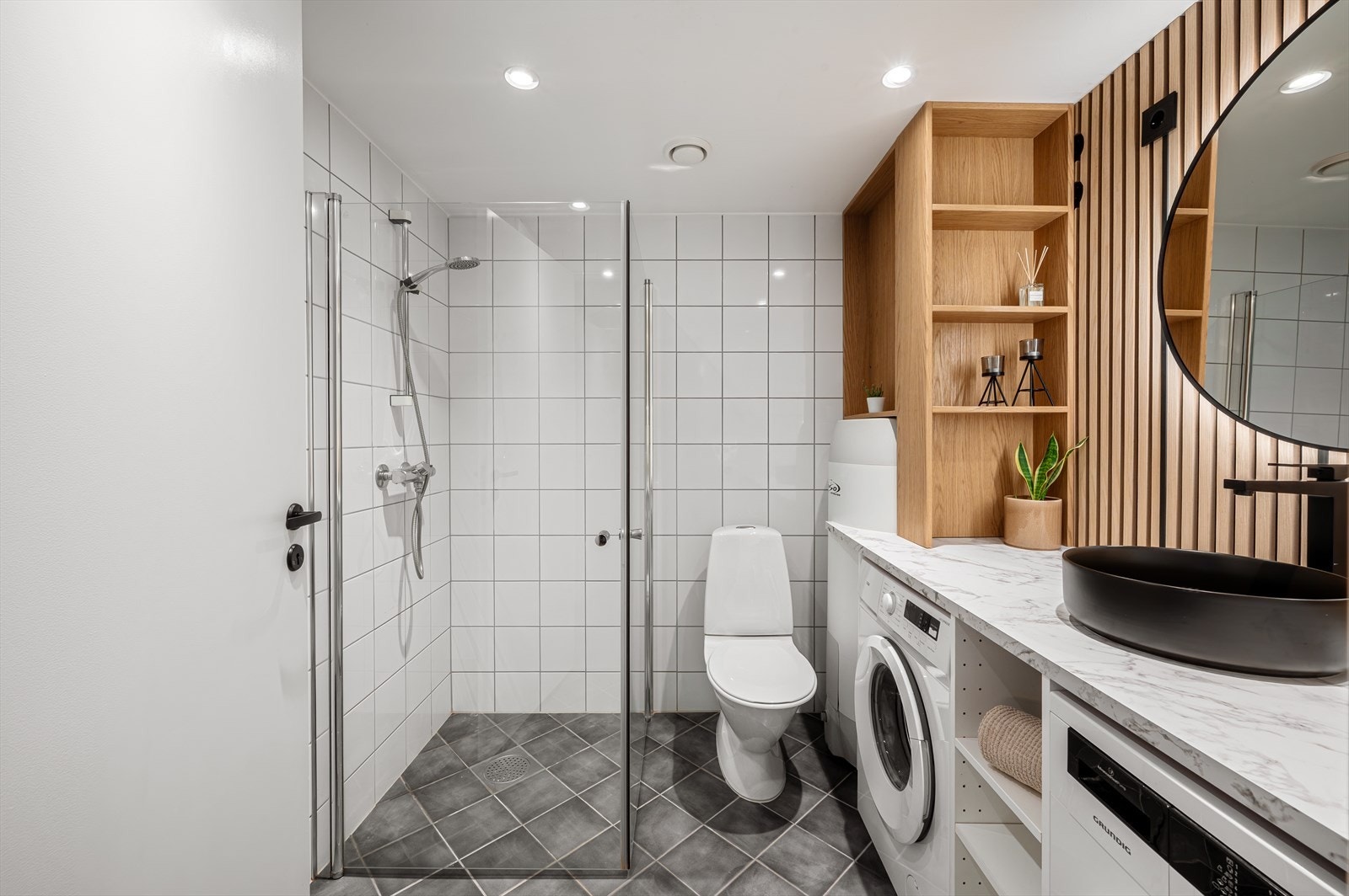 - Helfliset bad som måler 4,8m² - Galleribilde