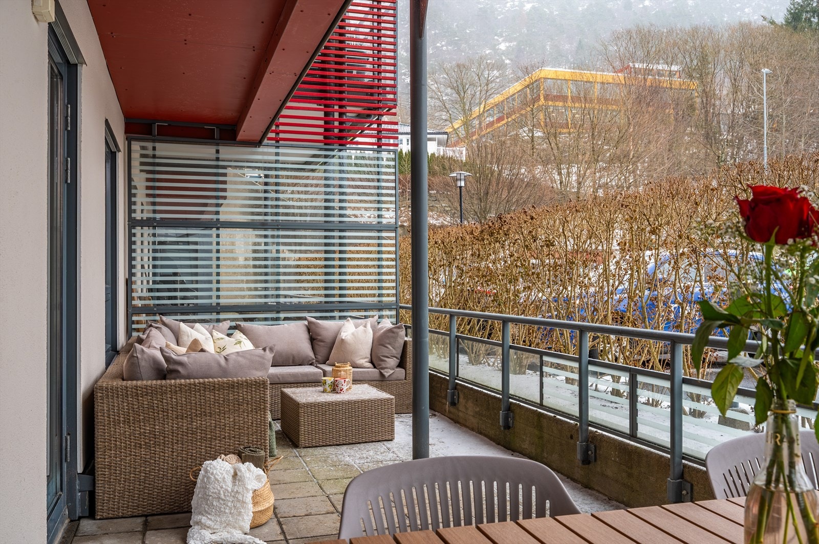 - Bygget er fra 2007 og leiligheten innehar dermed gode kvaliteter - Galleribilde