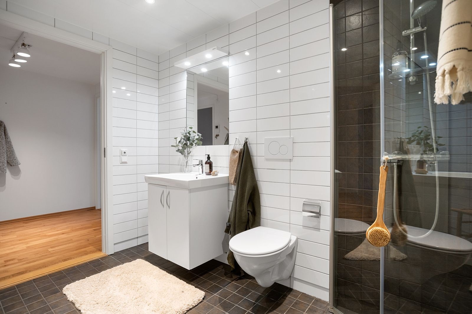 Opplegg for vaskemaskin. Galleribilde