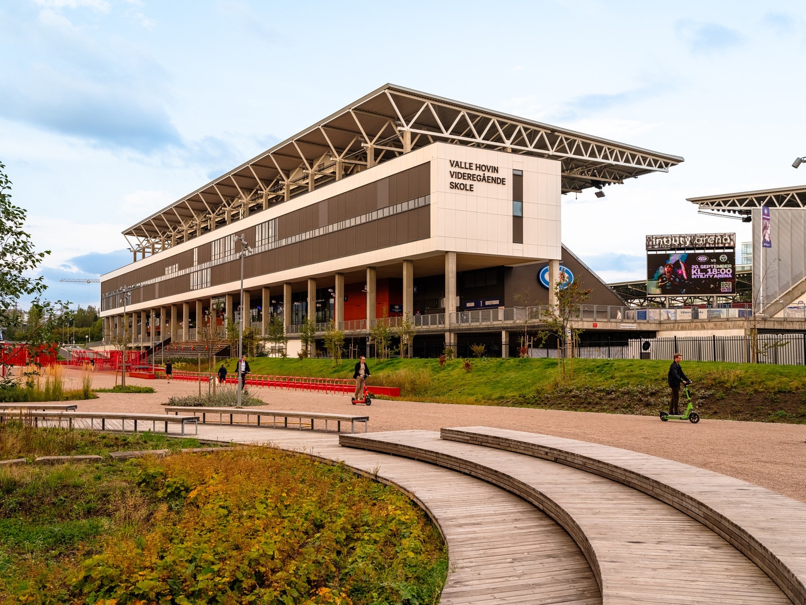 På Intility Arena finner du blant annet FX Fitness, barnehage og skole. Galleribilde
