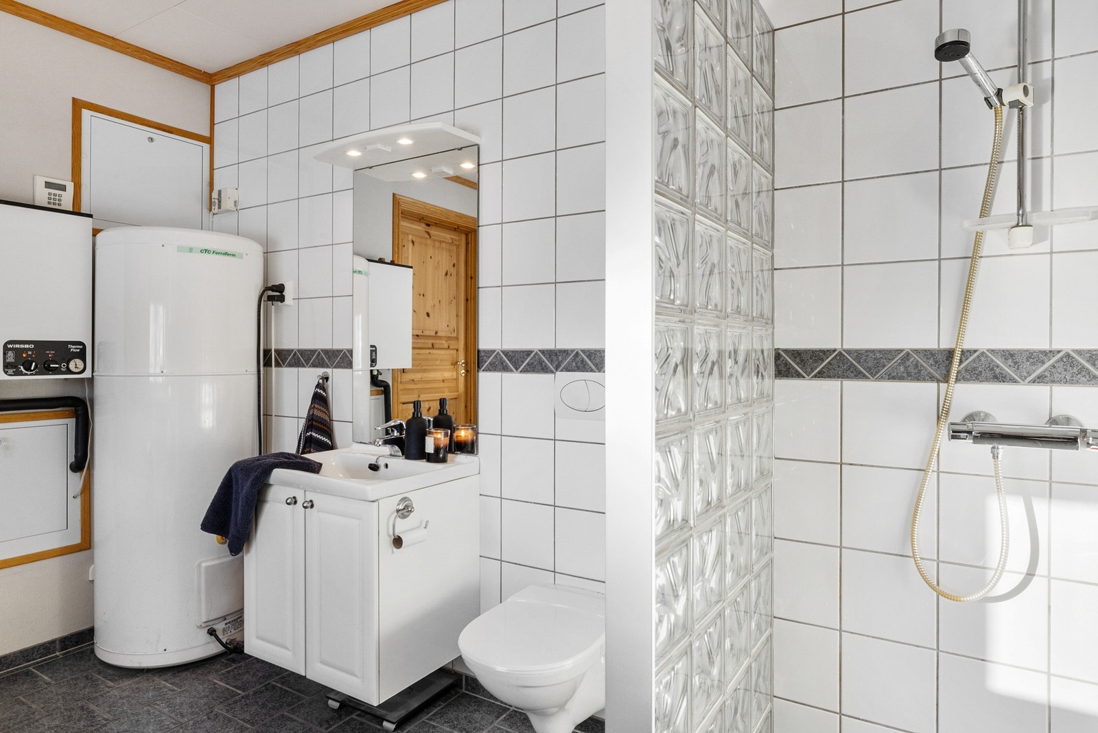 Dusjnisje Galleribilde