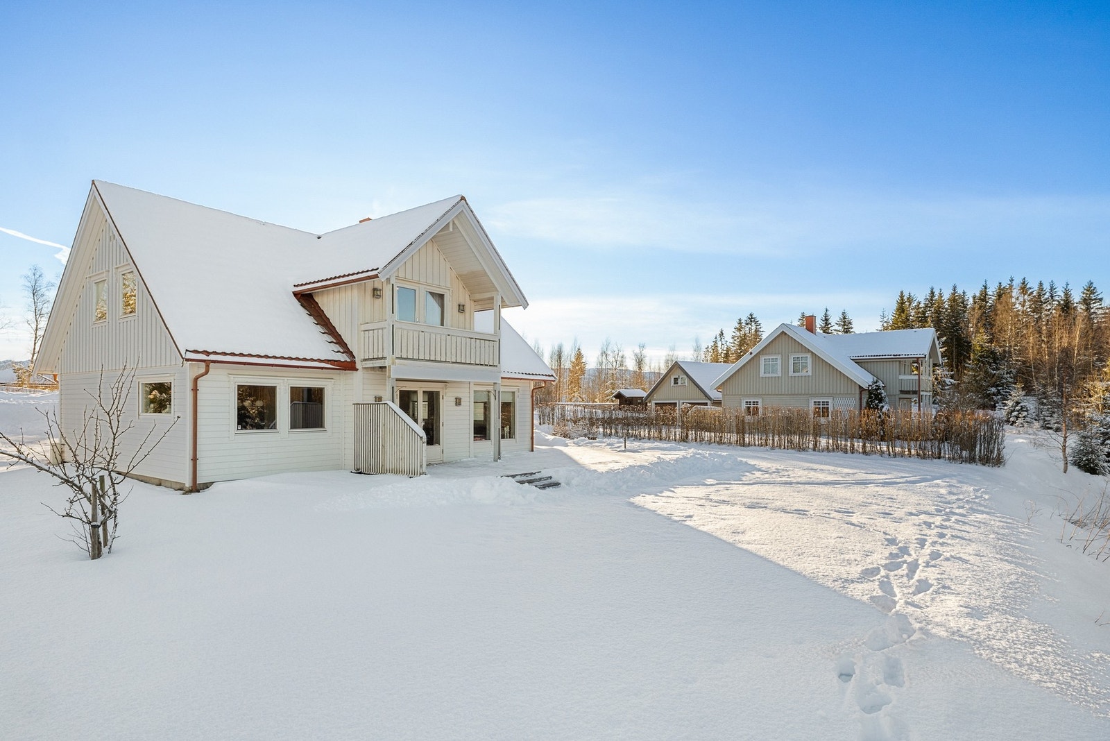 Barnevennlig beliggenhet på Skageåsen. Etablert boligområde på Skage i Overhalla kommune Galleribilde