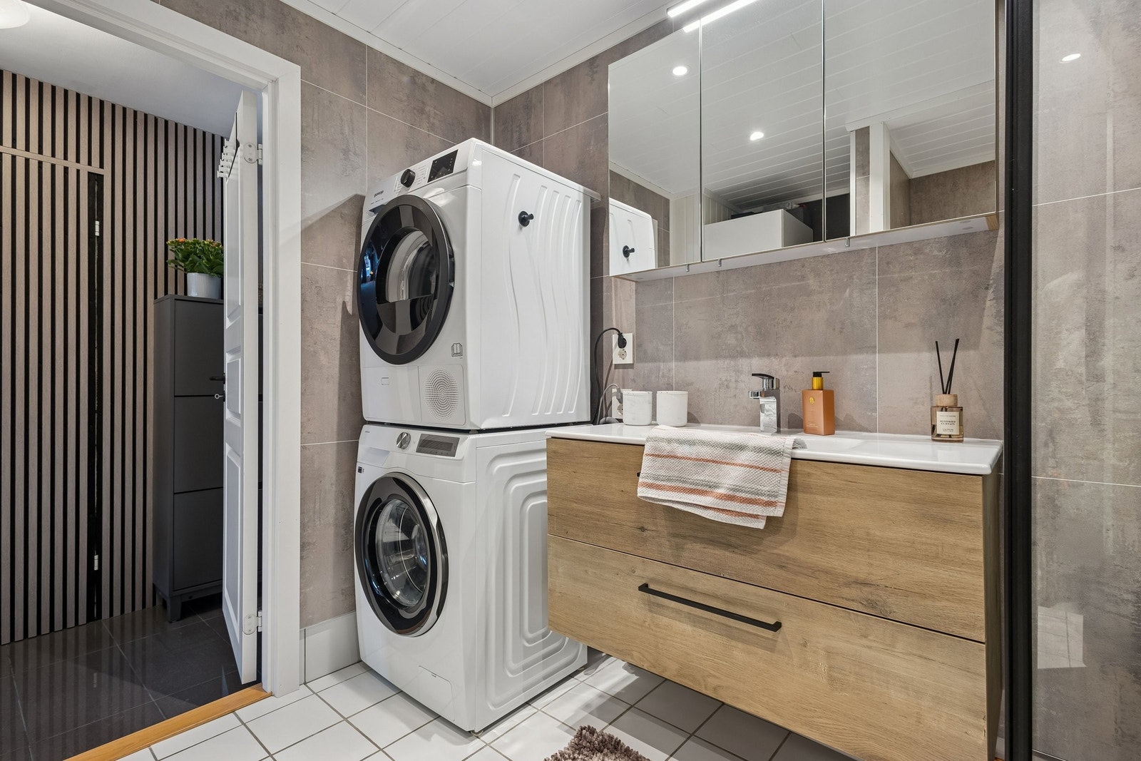 Ny innredning fra 2024 med komfortabel varme i gulv. Galleribilde