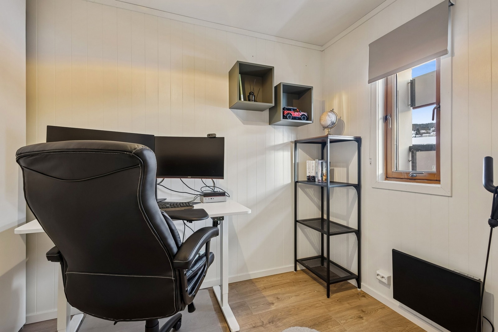 Opprinnelig bod omgjort til kontor med garderobeskap. Det er ikke søkt om bruksendring til soverom. Galleribilde