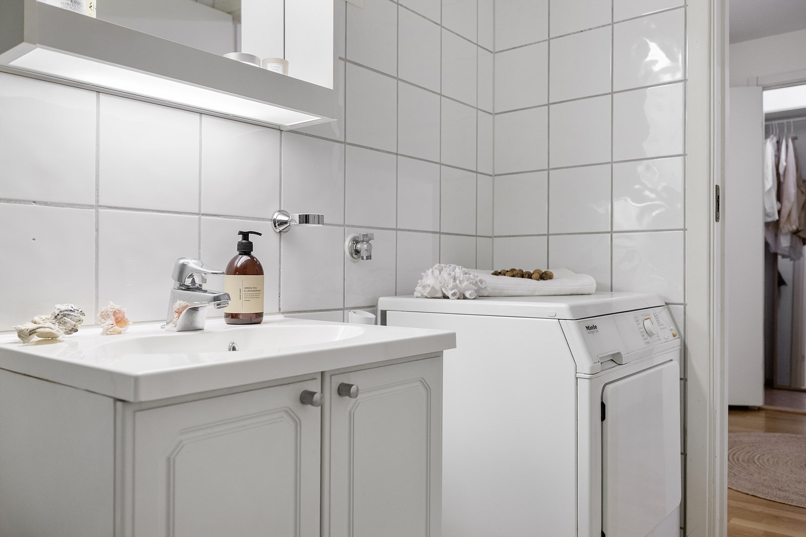 Det er underliggende varme i gulvet og Villavent ventilasjon. Galleribilde