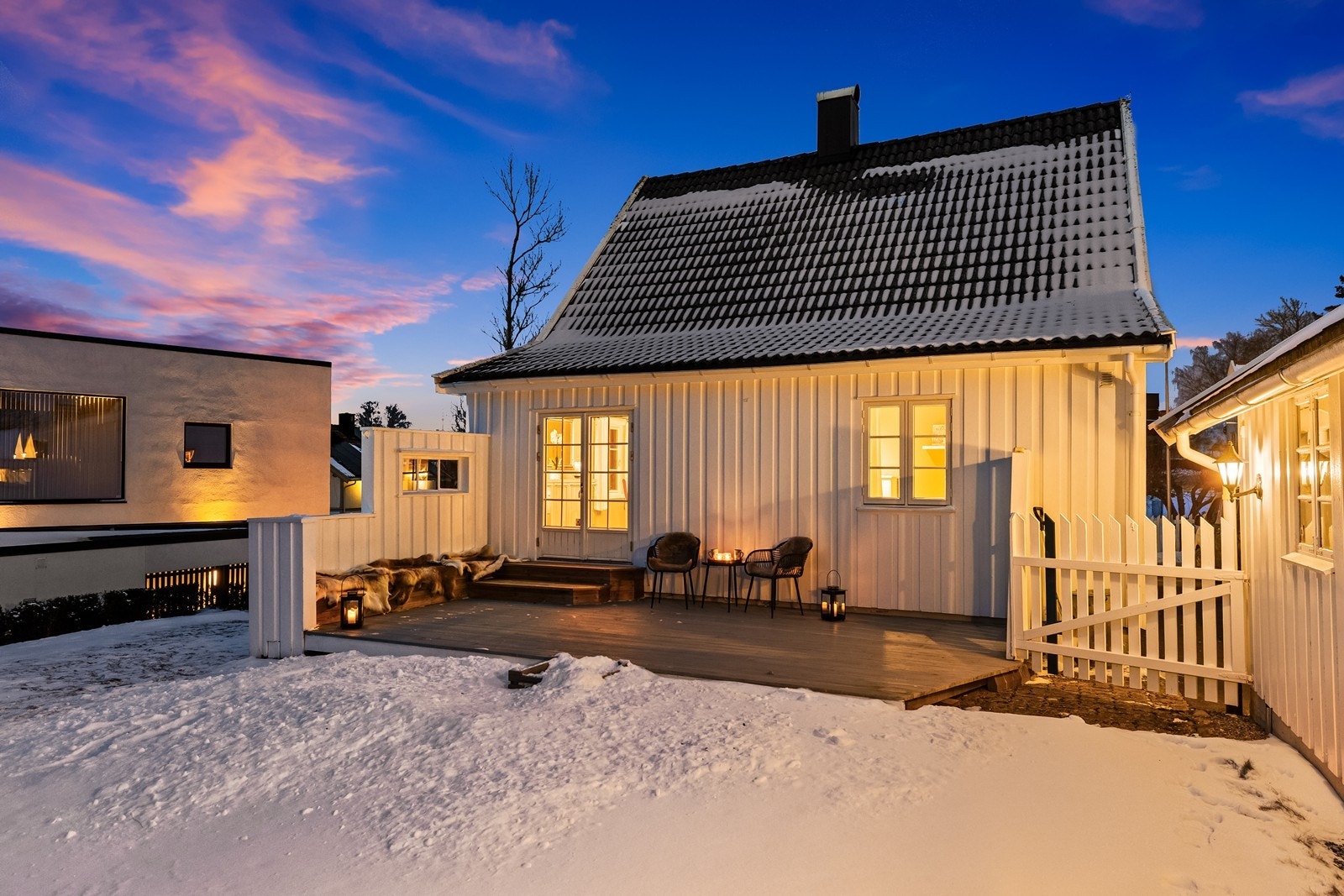 Enebolig over tre plan, vesentlig oppgradert gjennom årene, med en familievennlig beliggenhet. Galleribilde