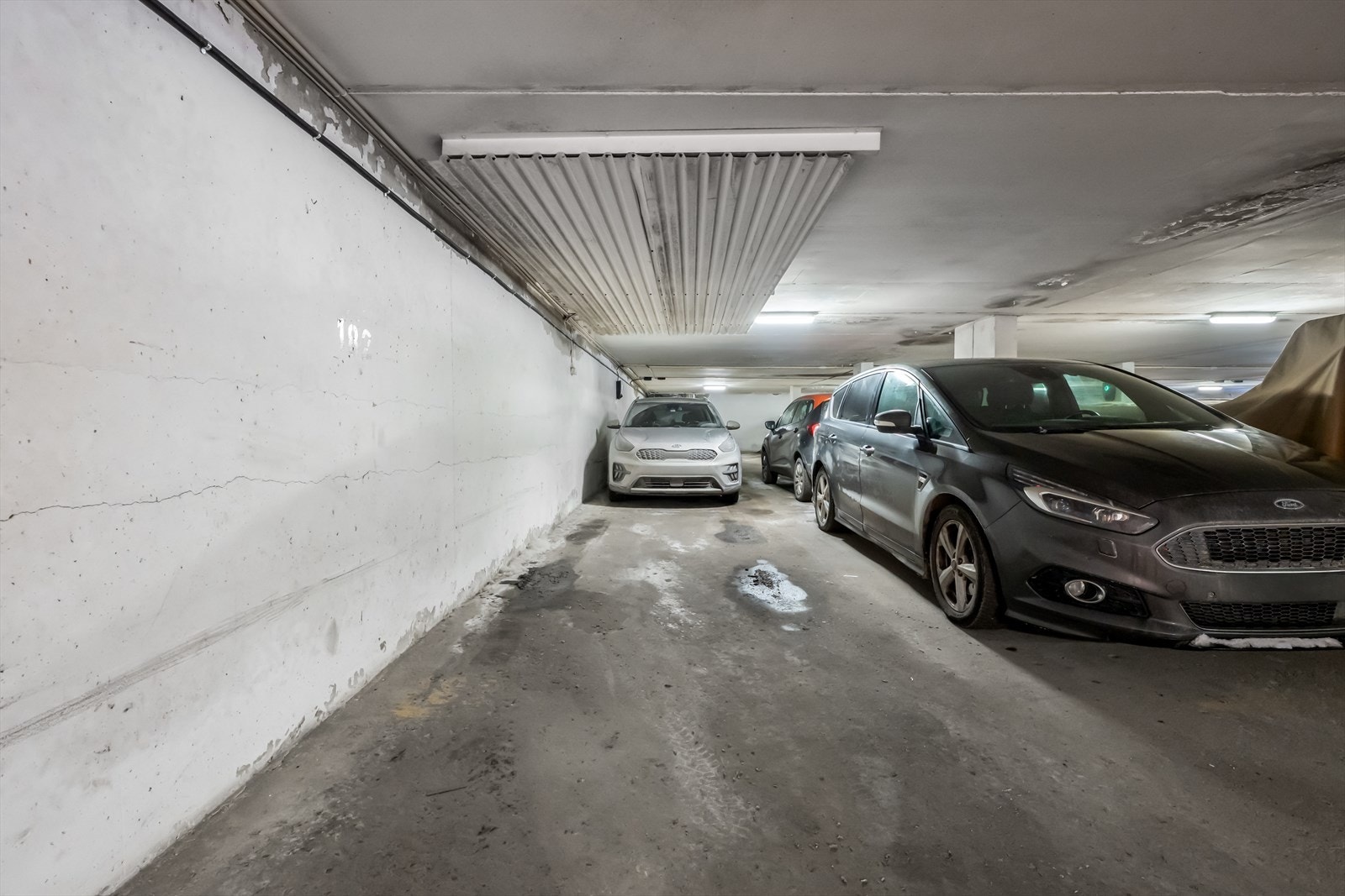 Leiligheten disponerer garasjeplass. Galleribilde