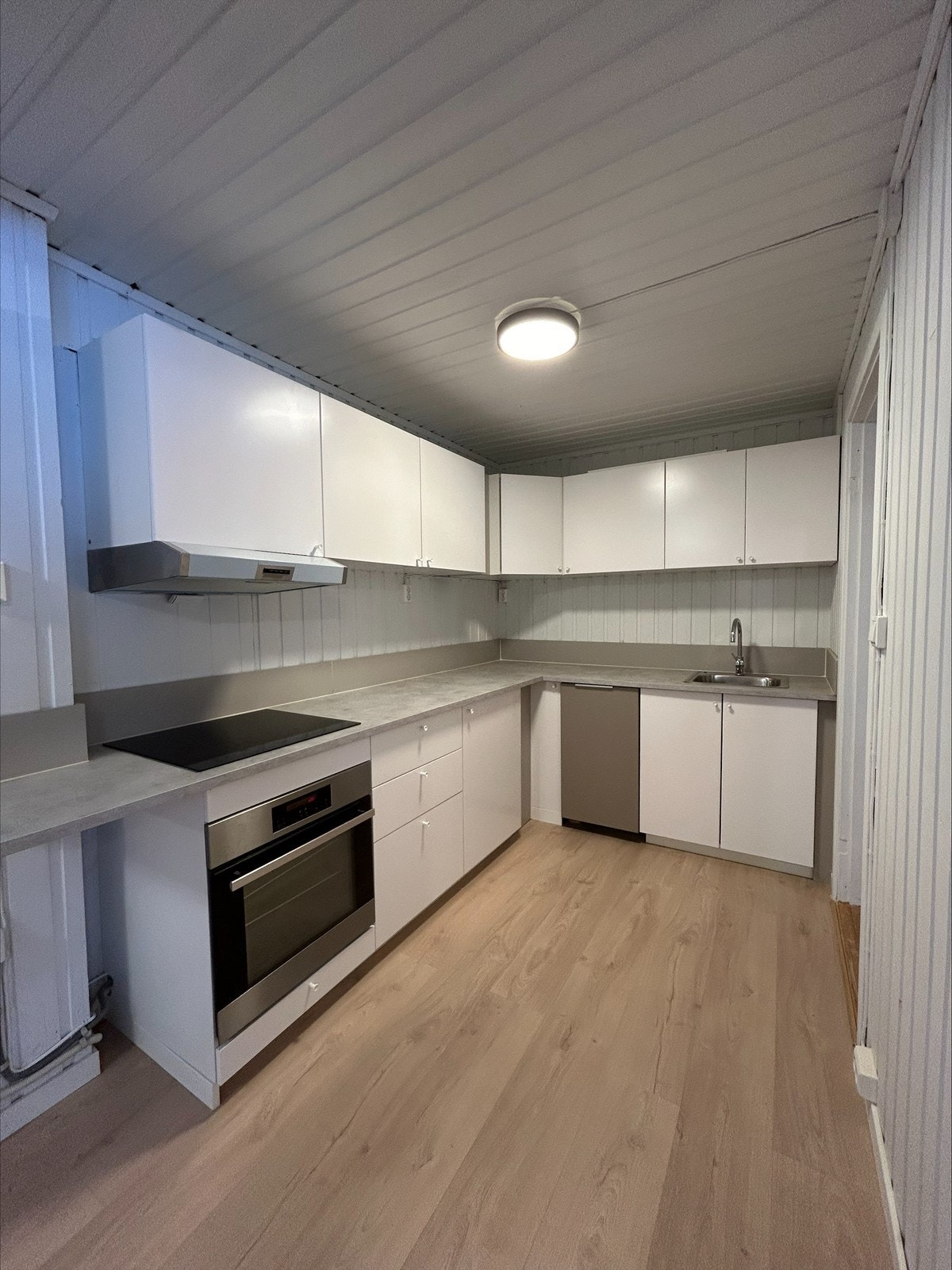 Hybelen er helt nyoppusset. Galleribilde