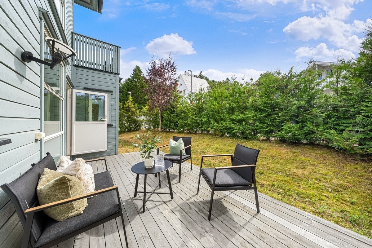 Privat markterrasse med gode solforhold. Galleribilde