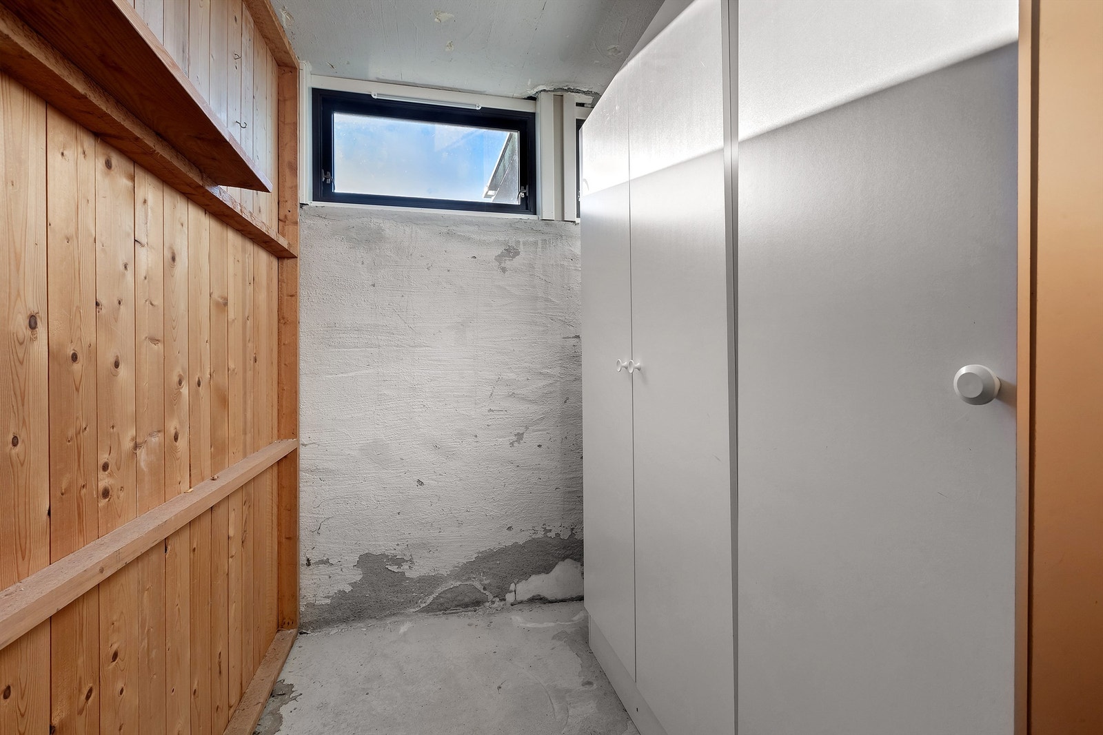 Leiligheten har 3 boder i underetasjen. I tillegg er det felles vaskeri Galleribilde