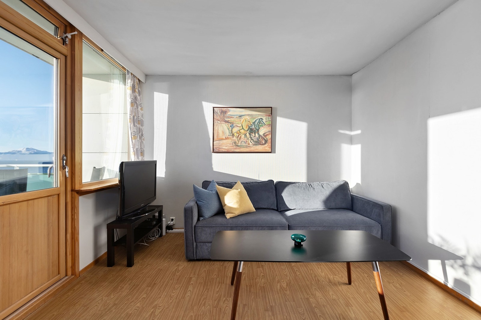 Direkte utgang til en sydvendt balkong Galleribilde