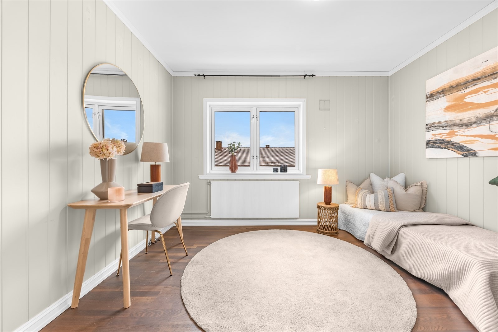 Soverom II er også av god størrelse og har plass til seng med tilhørende møblement. Galleribilde