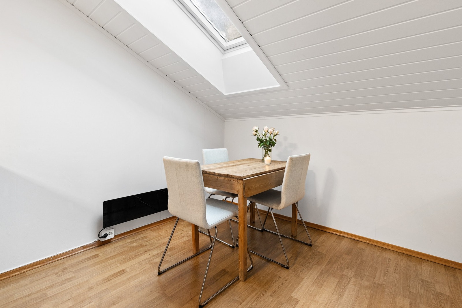 Takvinduet slipper inn ekstra med naturlig lys Galleribilde